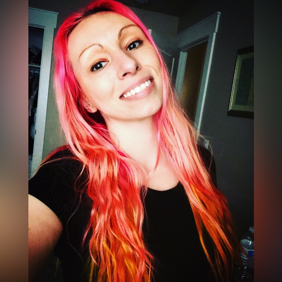 EXPRESSING ONESELF THROUGH FASHUN - Picture 7 of 8